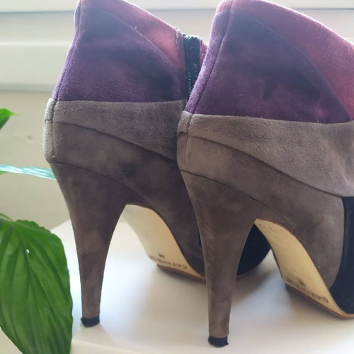 Cafe Noir used ankle boots with round toe and high heel size 36