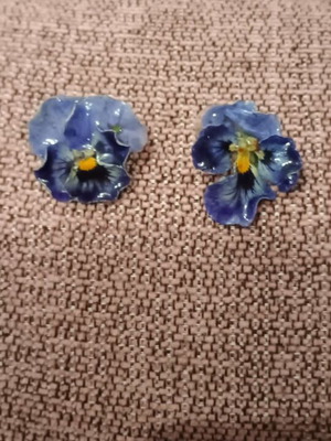 Pansy earrings like new, handmade with real flowers