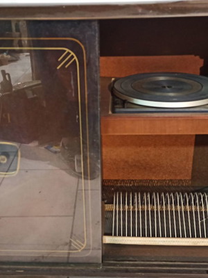 Μπαρ - Πικ απ μεταχειρισμένο με αποθηκευτικό χώρο και δερμάτινο τοίχωμα