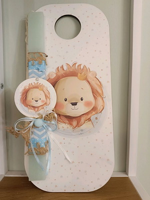 Candle with decorative lion frame new