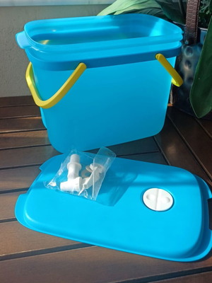 Tupperware container 10L with tap new