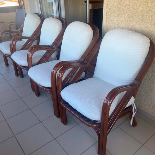 Bamboo chairs set of 4 like new with washable cushions