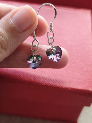 Silver 925 earrings with iridescent purple heart crystals