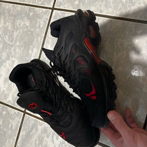 Nike TN Air Max Plus sneakers like new, size 42, black and red