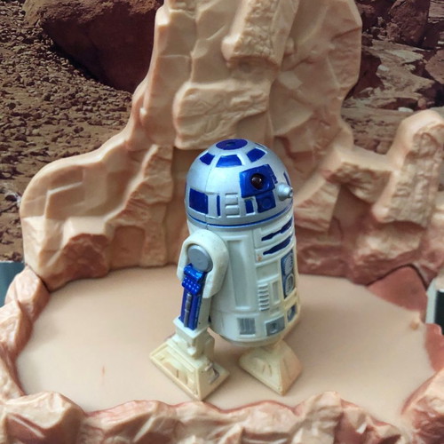 Star Wars R2-D2 Talking Figure 3.3/4 Inches used with Diorama and Magnet