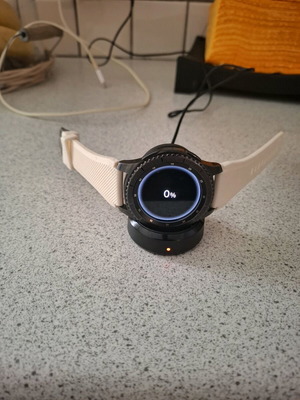 Samsung S3 Frontier smartwatch like new with rotating bezel