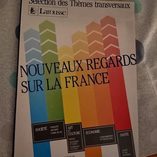 Book "Nouveaux regards sur la france" like new