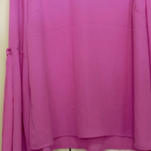 Amisu blouse like new, pink, size M with bell sleeve