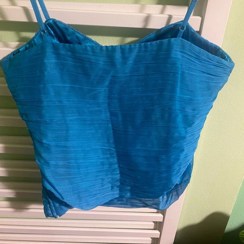 Sequin front top like new, blue