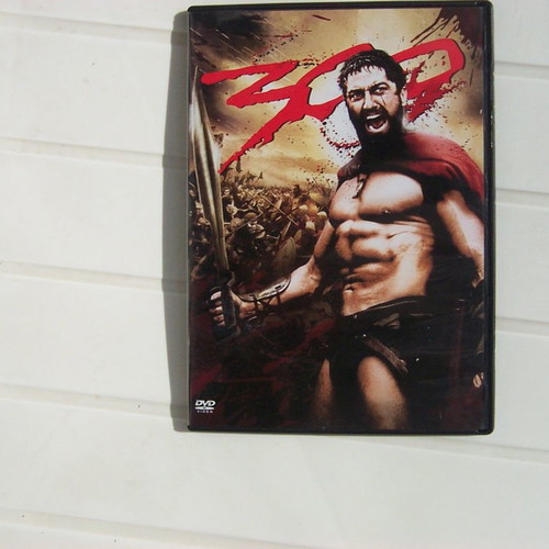 300 DVD like new, historical action adventure with subtitles