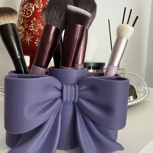 Makeup brush holder new with 3 compartments and decorative bow