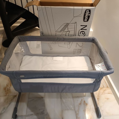 Chicco Next2Me Essential crib like new, grey color