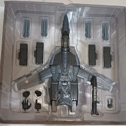 Yamato Macross VF-1J Stealth Type Perfect Transform 1/48 like new