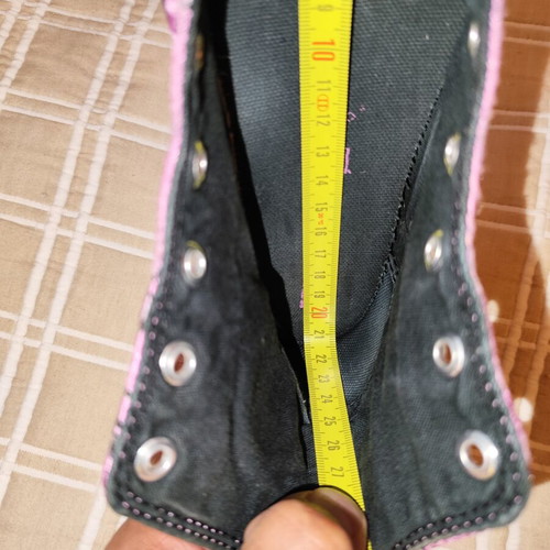 Converse Chuck Taylor High Tops kids used, purple angel hearts, size 33