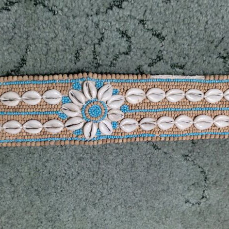 Vintage boho belt with shells and beads like new
