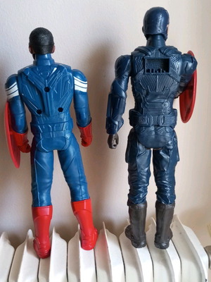 Captain American figures like new, superhero pack