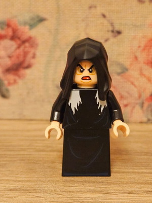 Lego Minifigures DIS128 Evil Queen in Disguise new