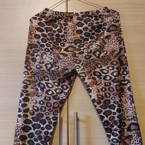 Leopard print elastic leggings like new, one size