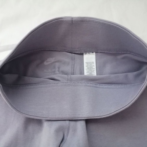 Nike women's short leggings lavender, like new, size XS