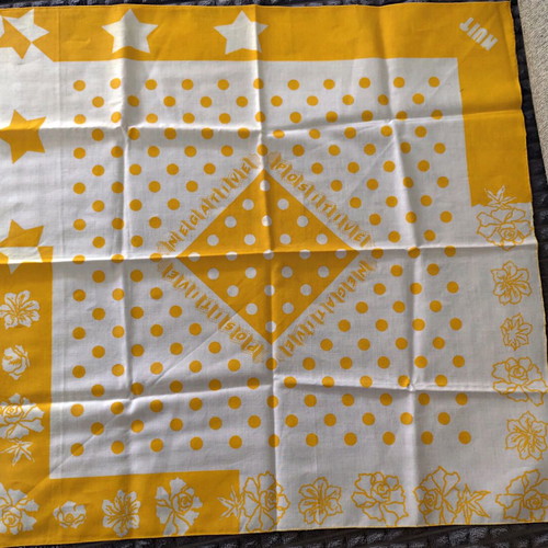 Yellow scarf like new, 51x51 cm