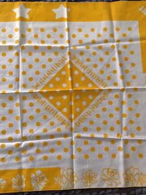 Yellow scarf like new, 51x51 cm