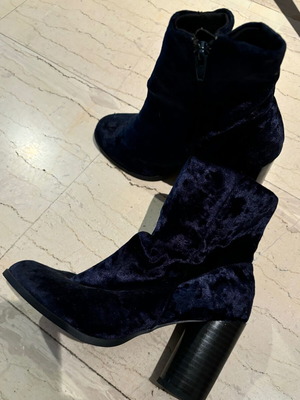 New Look velvet night ankle boots used, navy, size 38