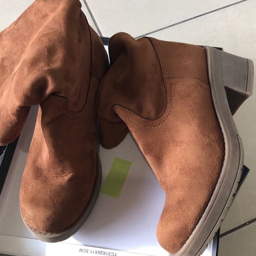 Women's boots shoes new, size 38