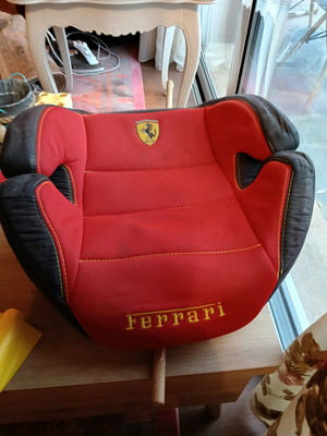 Κάθισμα Ferrari για αγόρι ή κορίτσι σαν καινούργιο