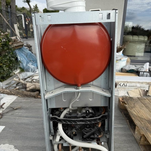 Bosch Condens 3000w wall-mounted gas boiler like new