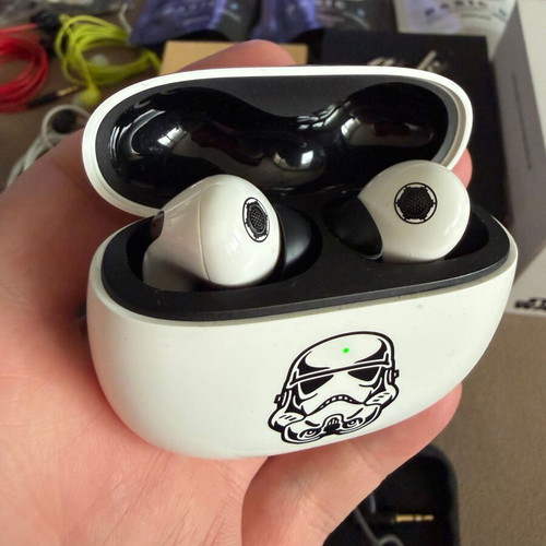 Set of 15 different new earphones