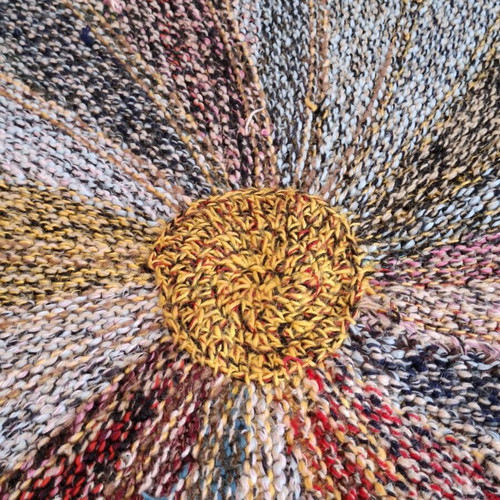 Handmade knitted rug 140cm like new, heavy and stable