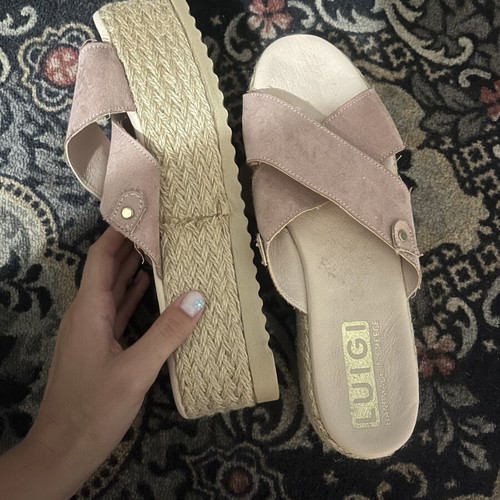 Luigi pink platform sandals size 41 used