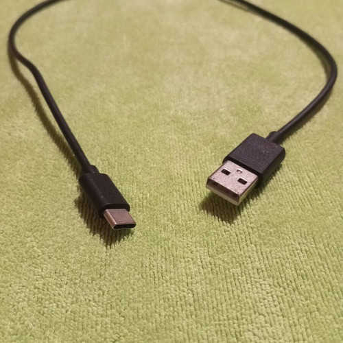 USB to Type-C Charging and Data Cable like new, 55cm