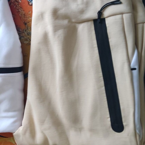 Nike Sportswear Tech Fleece XXL beige-white new with gift socks