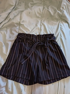 Women's striped summer shorts like new, one size, black