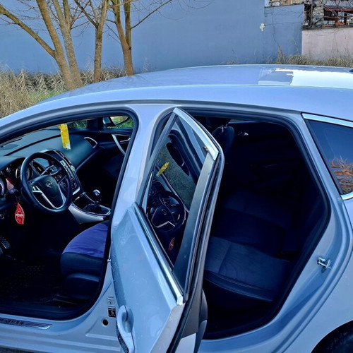 Opel Astra J 2013 like new, 1.7 Turbo Diesel EcoFlex, manual