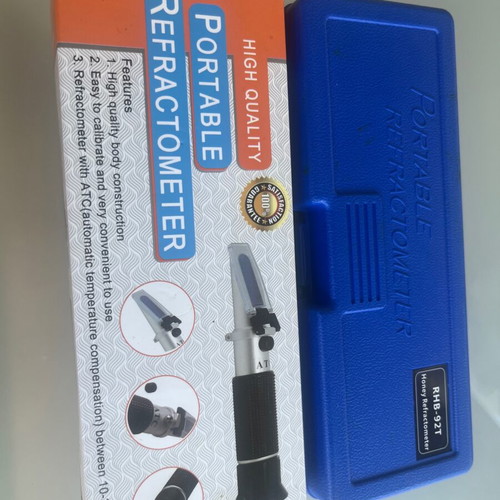 Beekeeping Tools new, including refractometer and queen confinement devices