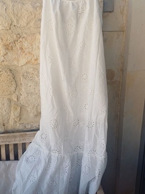 Long embroidered dress like new, size M/L, white