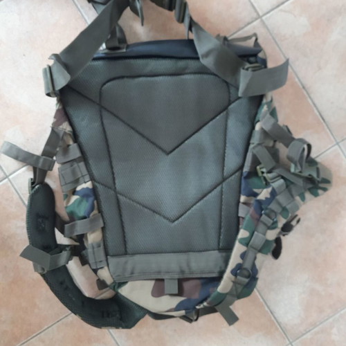 Survivors 55-liter backpack new, shoulder type