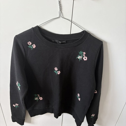Tally Weijl black sweater with pink floral embroidery, size L
