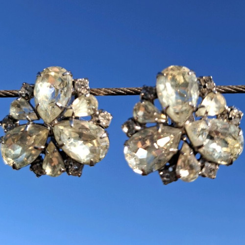 Weiss vintage clip-on earrings used, silver
