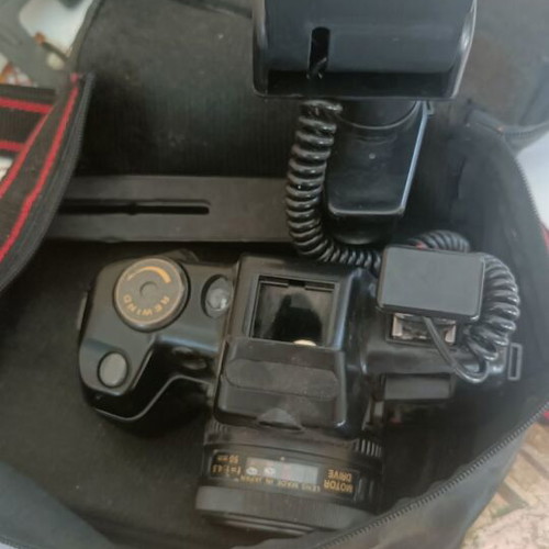 Sony Big Royal View camera new with carrying case and detachable flash