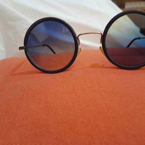 Vintage sunglasses like new, gold color