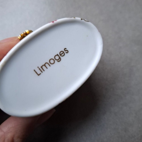 Vintage Limoges style porcelain jewellery box, like new