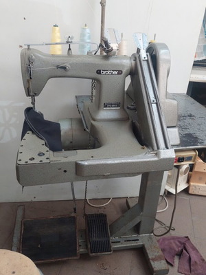 Double-needle shirt sewing machine used, very good condition after service