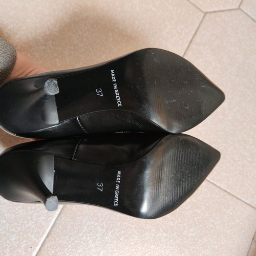 Leather pumps like new, size 37, black, 9 cm heel