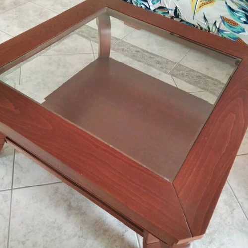 Square coffee table with glass like new, cherry finish