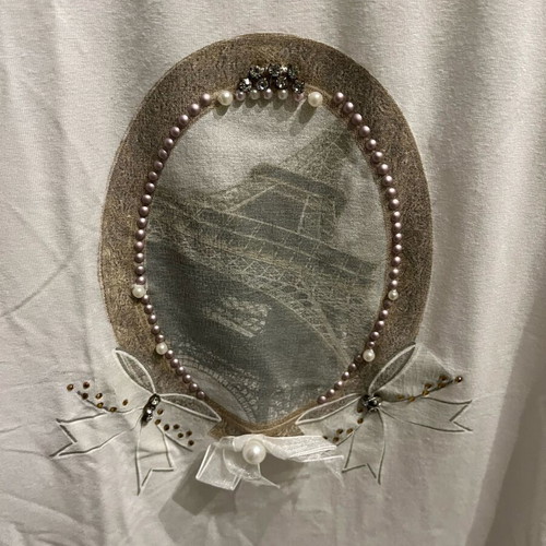 Rouge blouse with rhinestones and pearls like new, size M