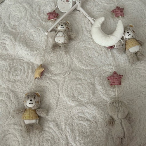 Sauthon crib mobile like new, wind-up with lullaby