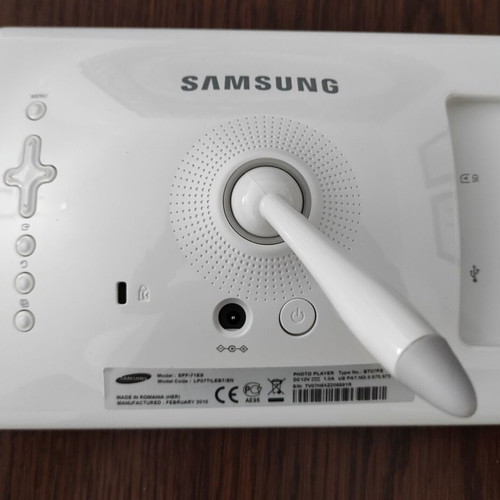 Samsung SPF-71ES 7'' digital photo frame like new
